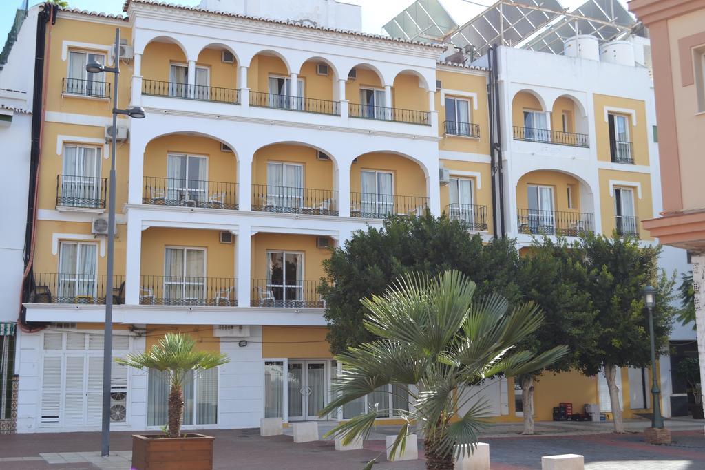 Hotel Toboso Chaparil Nerja Ruang foto